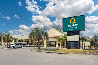 Quality Inn & Suites near Lake Eufaula