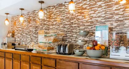 Quality Inn US65 & E. Battlefield Rd. Springfield