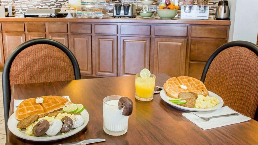 Quality Inn US65 & E. Battlefield Rd. Springfield