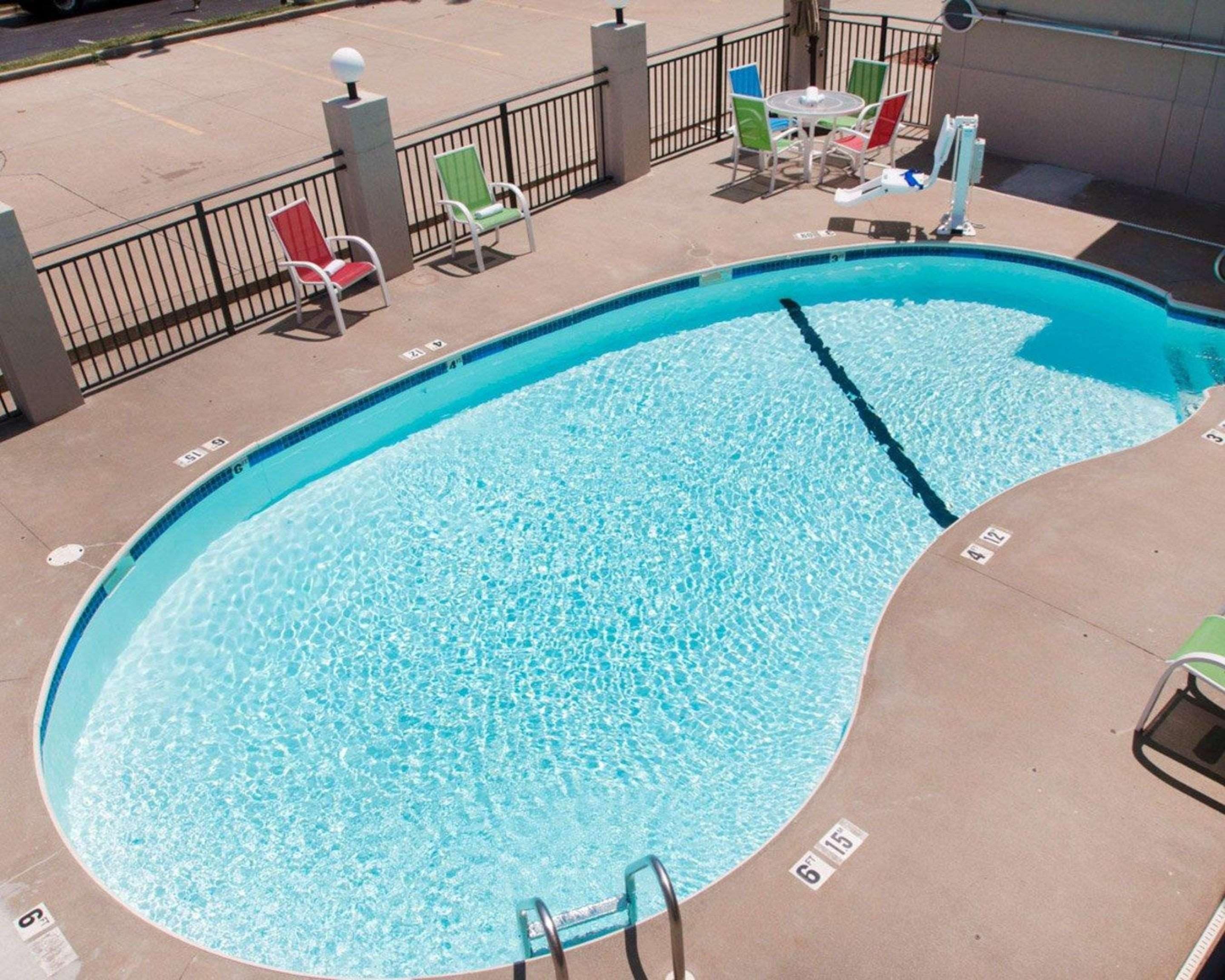 Seasonal outdoor pool, pool loungers