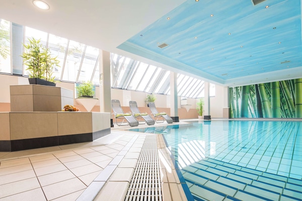 Indoor pool, sun loungers