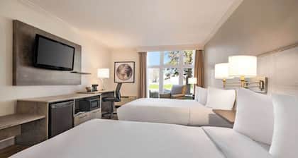 Ramada by Wyndham Cornwall