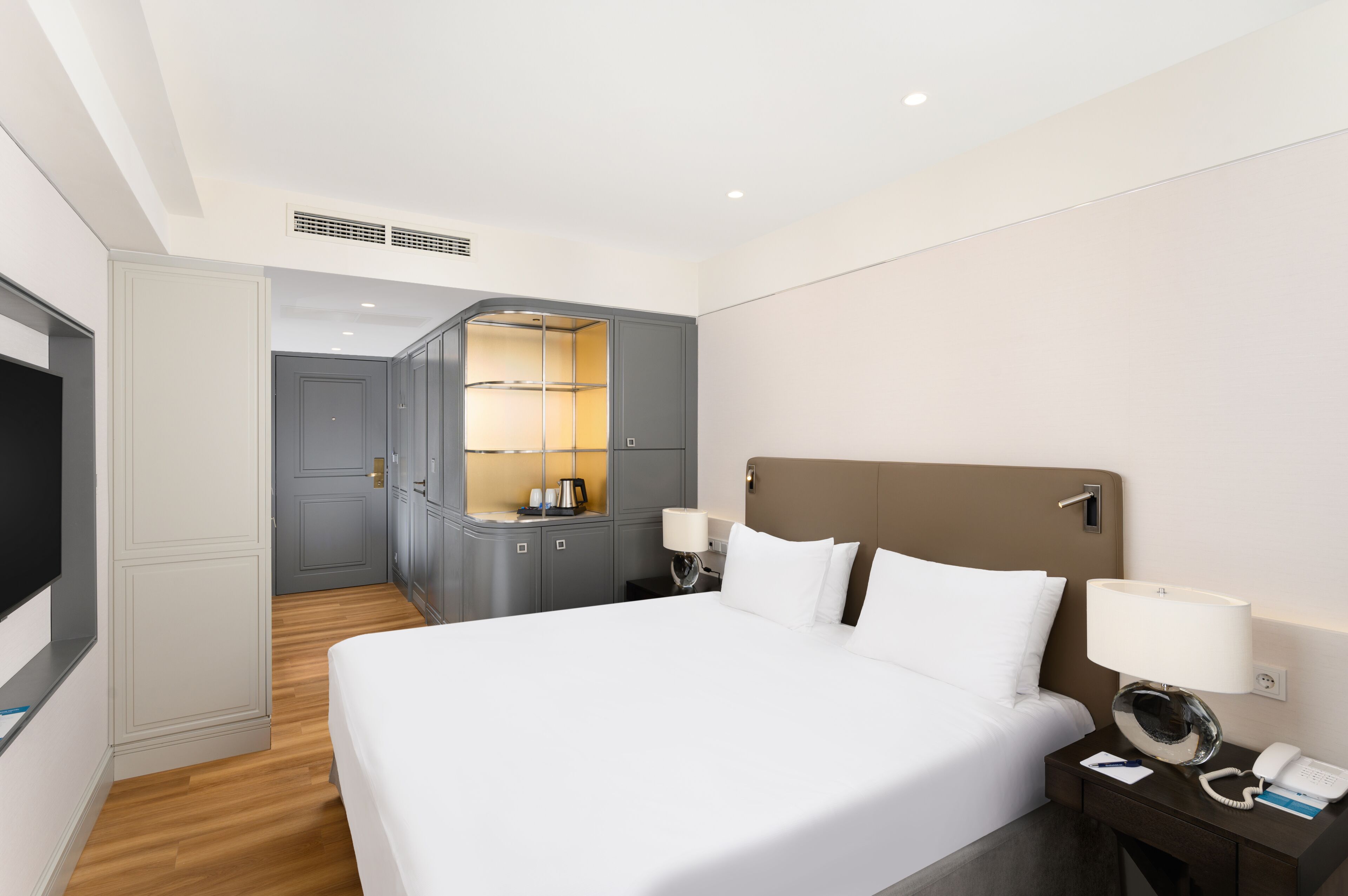 superior double room, 1 bedroom | 1 bedroom, hypo-allergenic bedding, in-room safe, desk