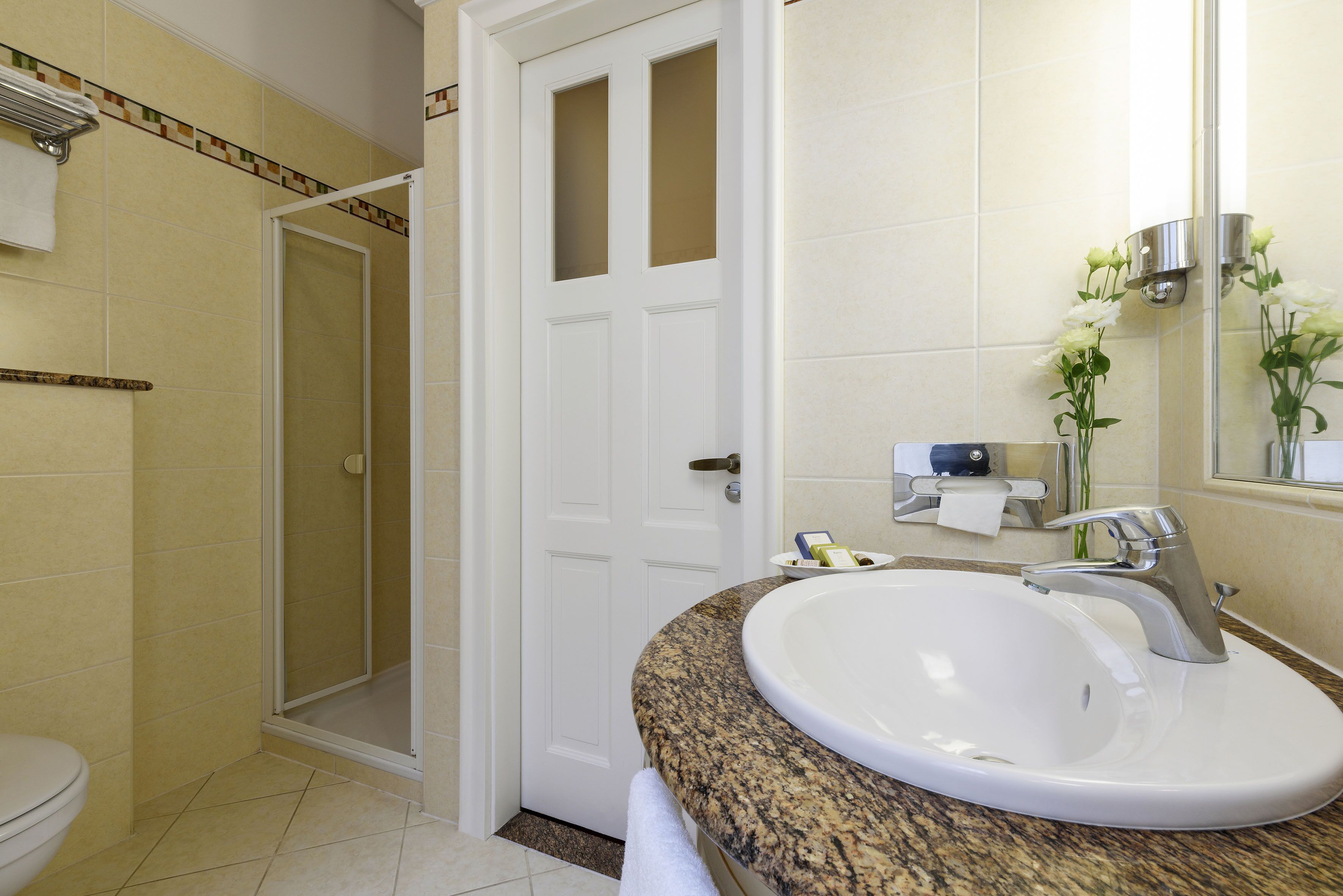 classic single room, 1 bedroom | bathroom | free toiletries, hair dryer, towels, soap