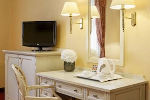 Suite Junior | Literie hypoallergénique, coffre-fort, bureau