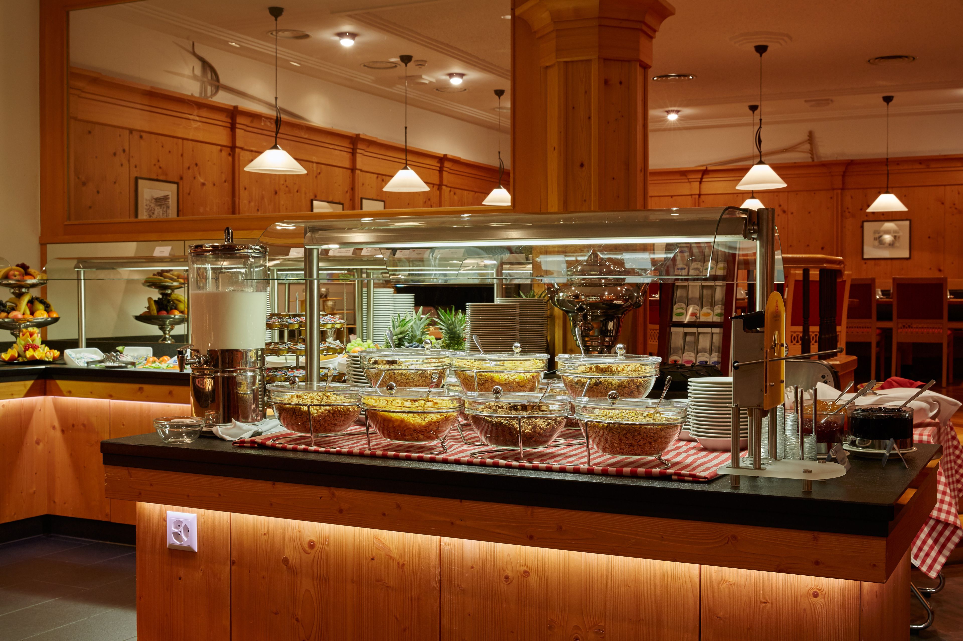 free daily continental breakfast