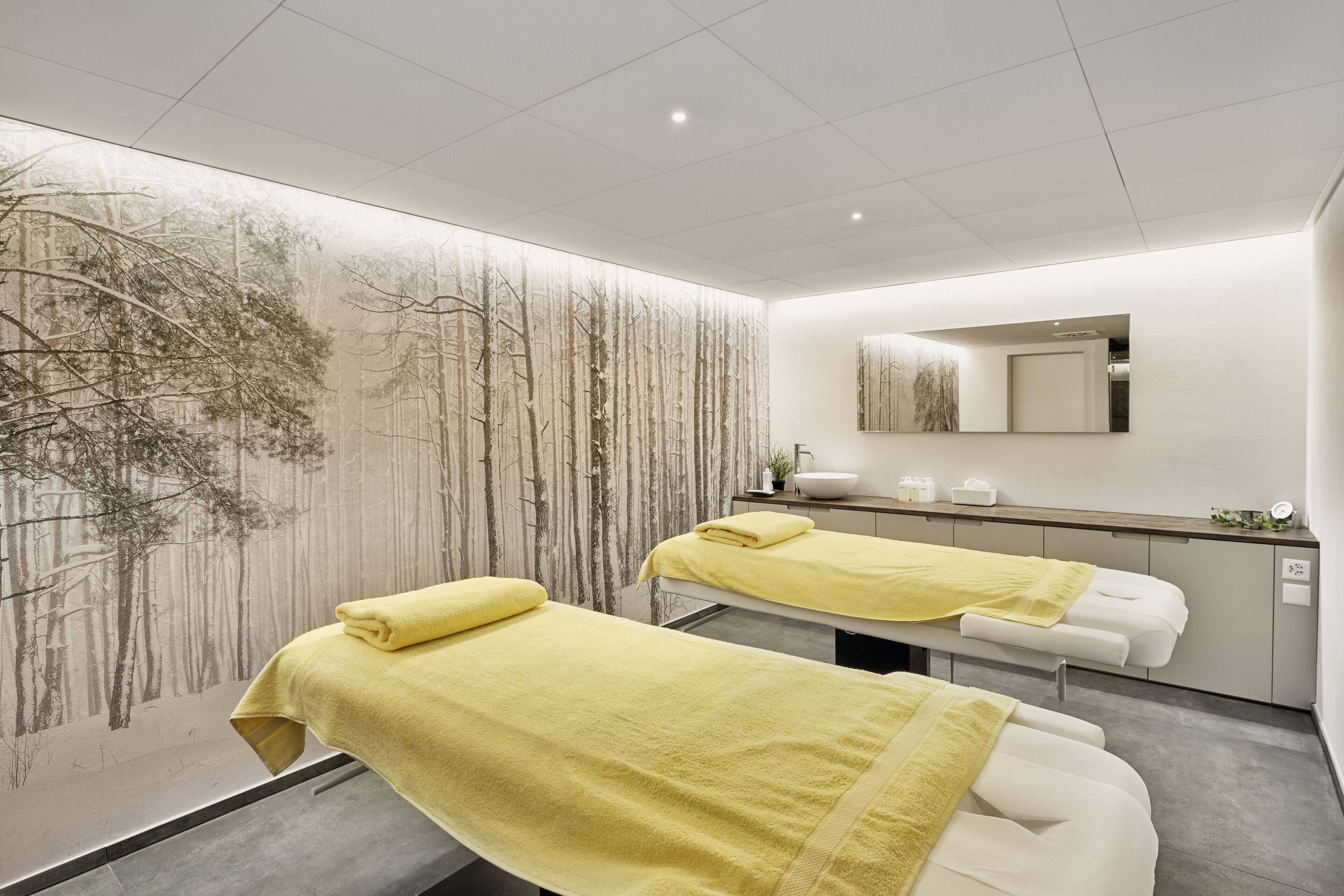 body treatments, aromatherapy, 2 treatment rooms, massages