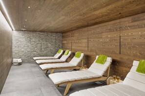 Soins corporels, soins d'aromathérapie, 2 salles de soins, massages