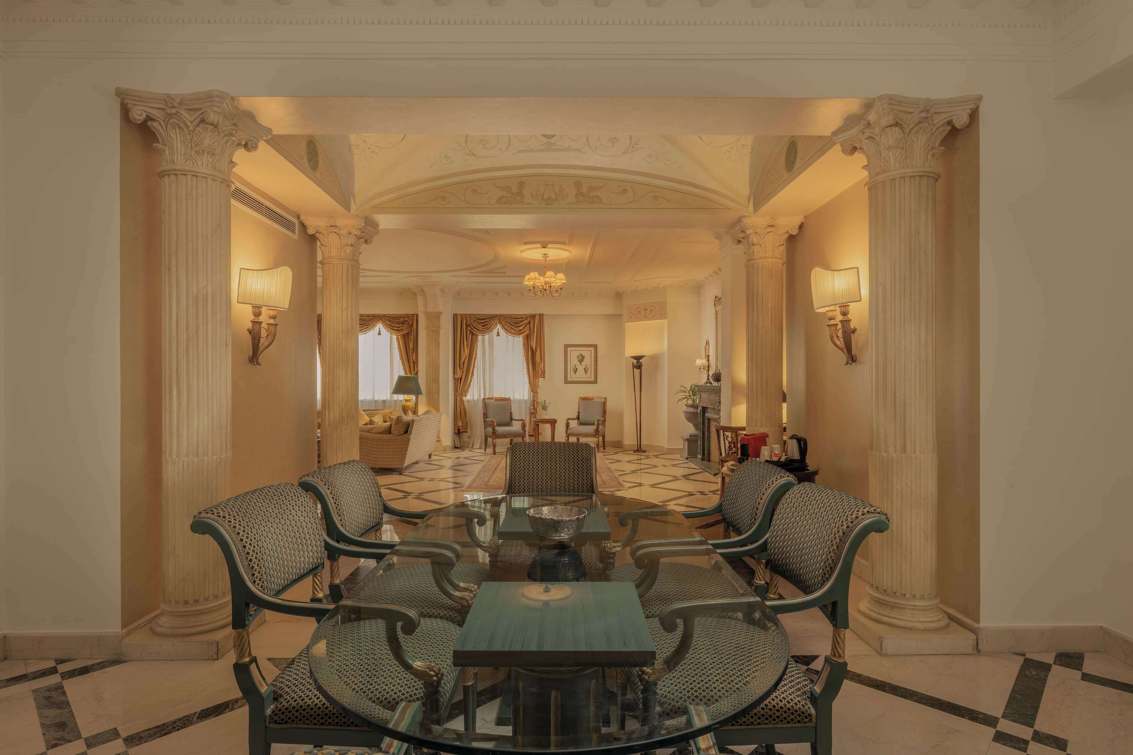 Royal Suite | Select Comfort beds, minibar, in-room safe, desk