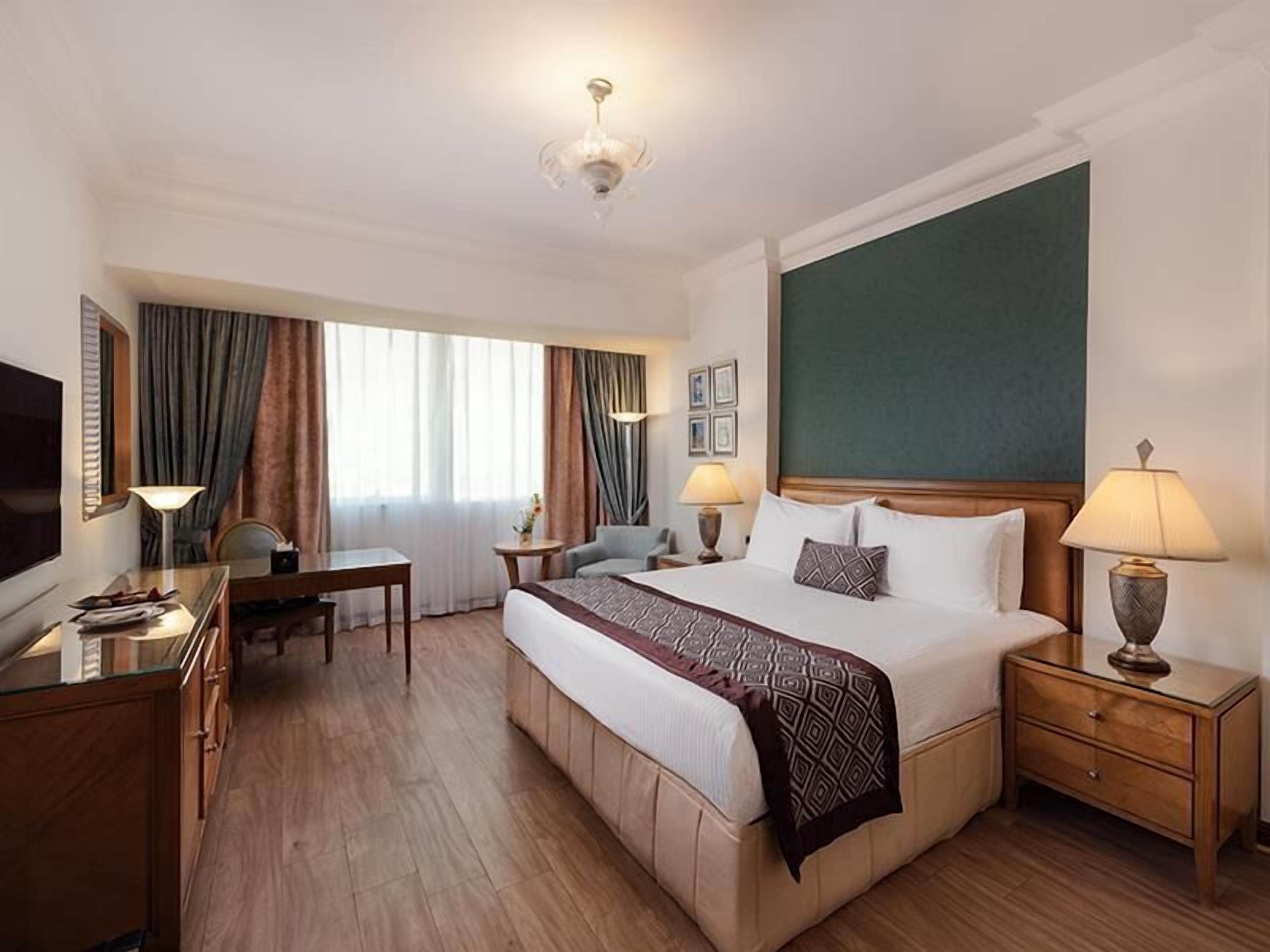 Select Comfort beds, minibar, in-room safe, desk