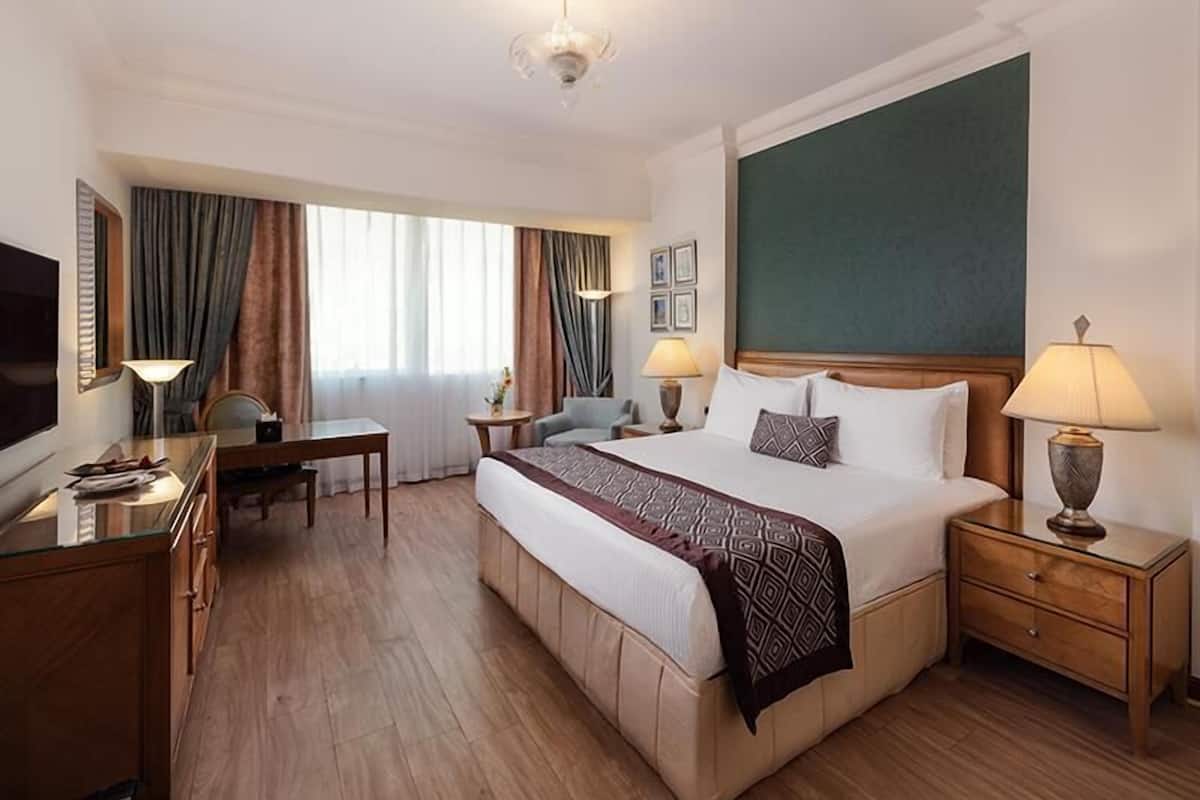 Nệm Select Comfort, minibar, két bảo mật tại phòng, bàn