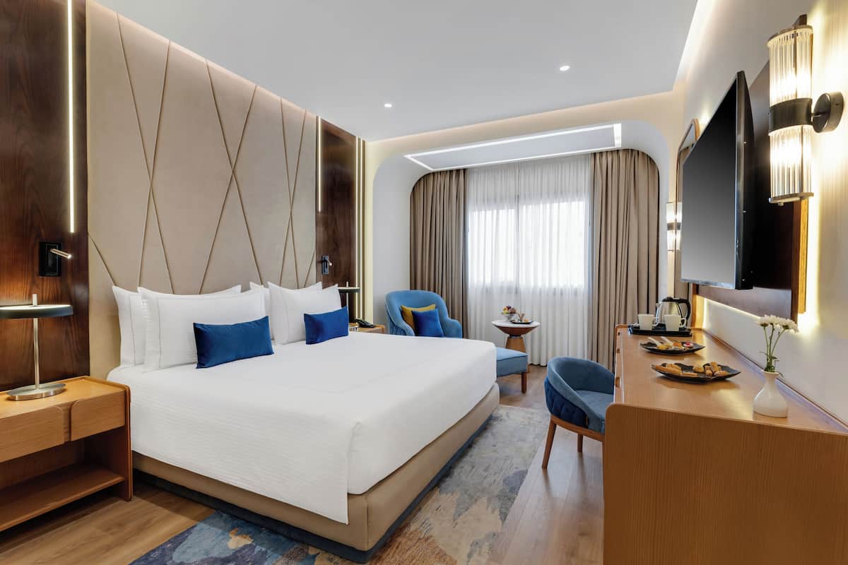 Premium Executive Room. | Select Comfort beds, minibar, in-room safe, desk