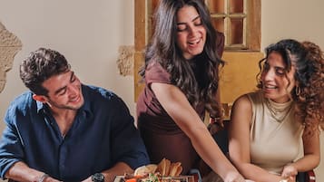 5 Restaurants; Frühstück, Mittagessen und Abendessen werden serviert