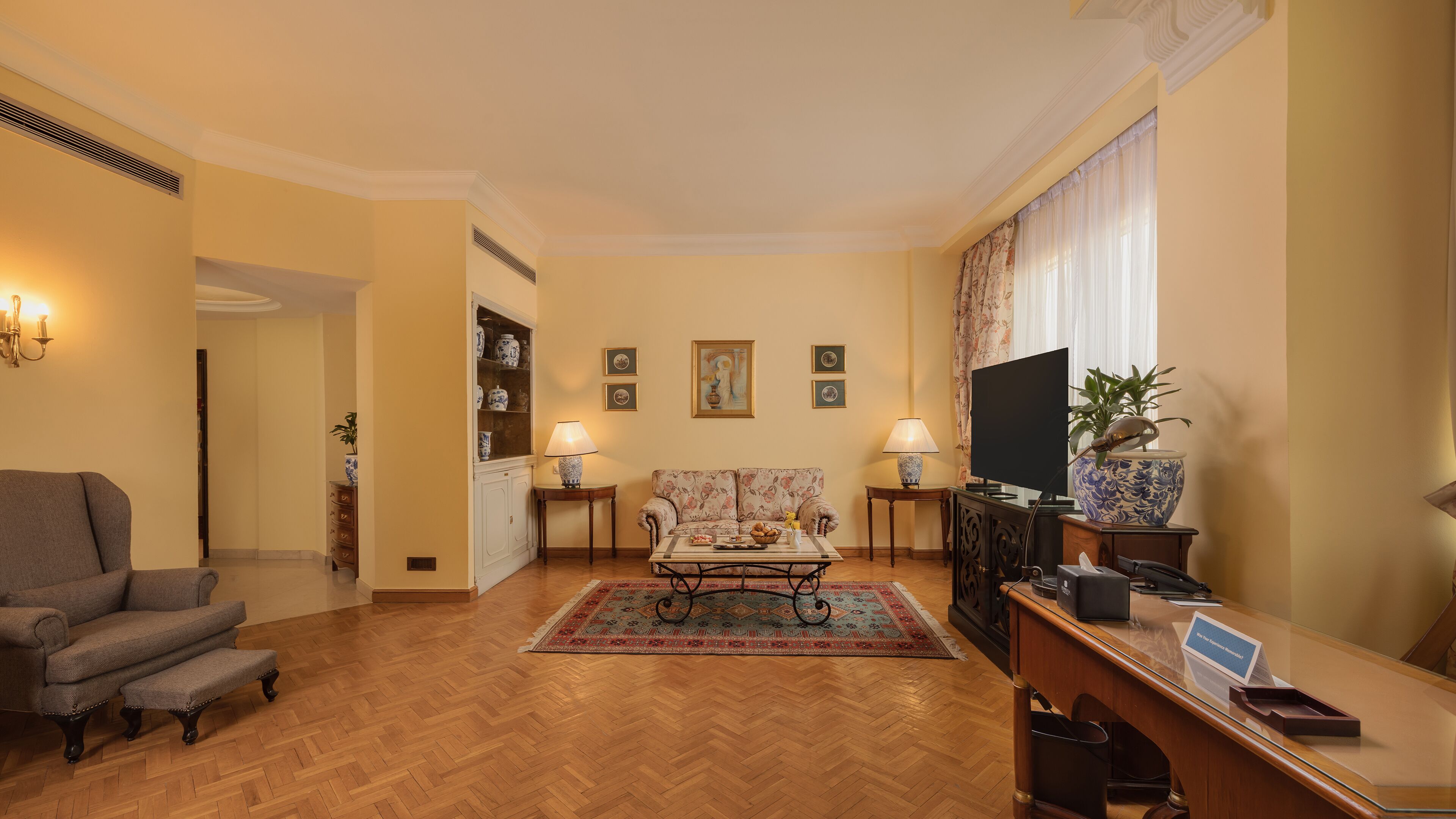 Royal Suite | Living area | 43-inch LCD TV with satellite channels, TV