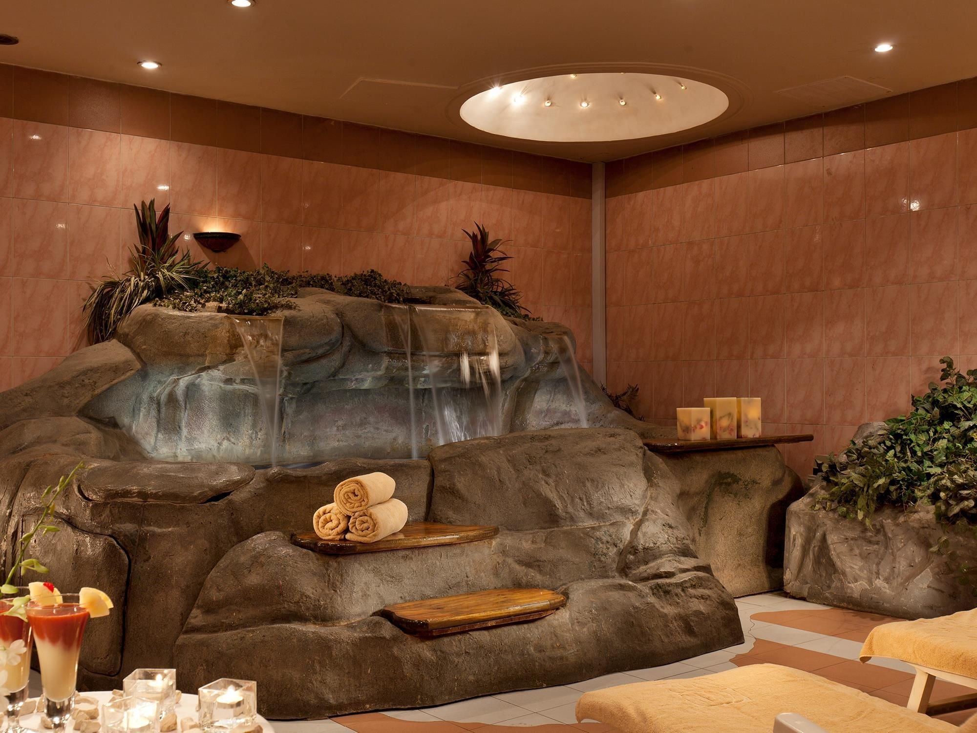 Un sauna, baño turco/hammam, tratamientos corporales