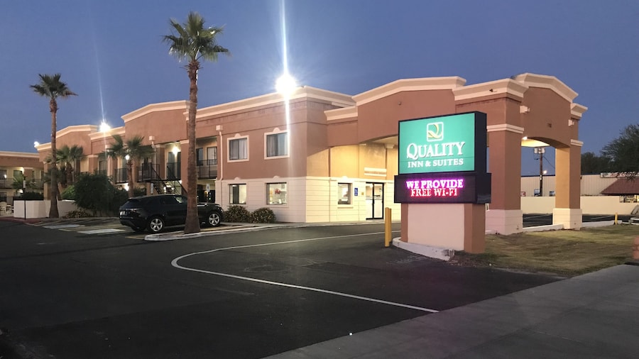 Quality Inn & Suites near Downtown Mesa