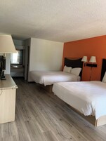 Cortinas blackout, tabla de planchar con plancha y wifi gratis 