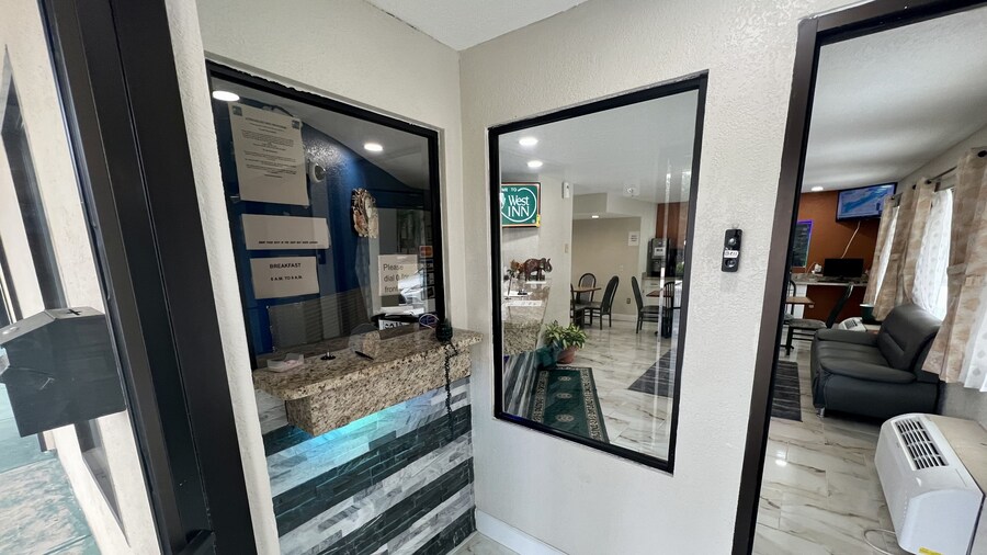 Key West Inn - Roanoke