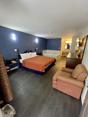 In-room safe, iron/ironing board, rollaway beds, free WiFi - Key West Inn - Roanoke (Roanoke)