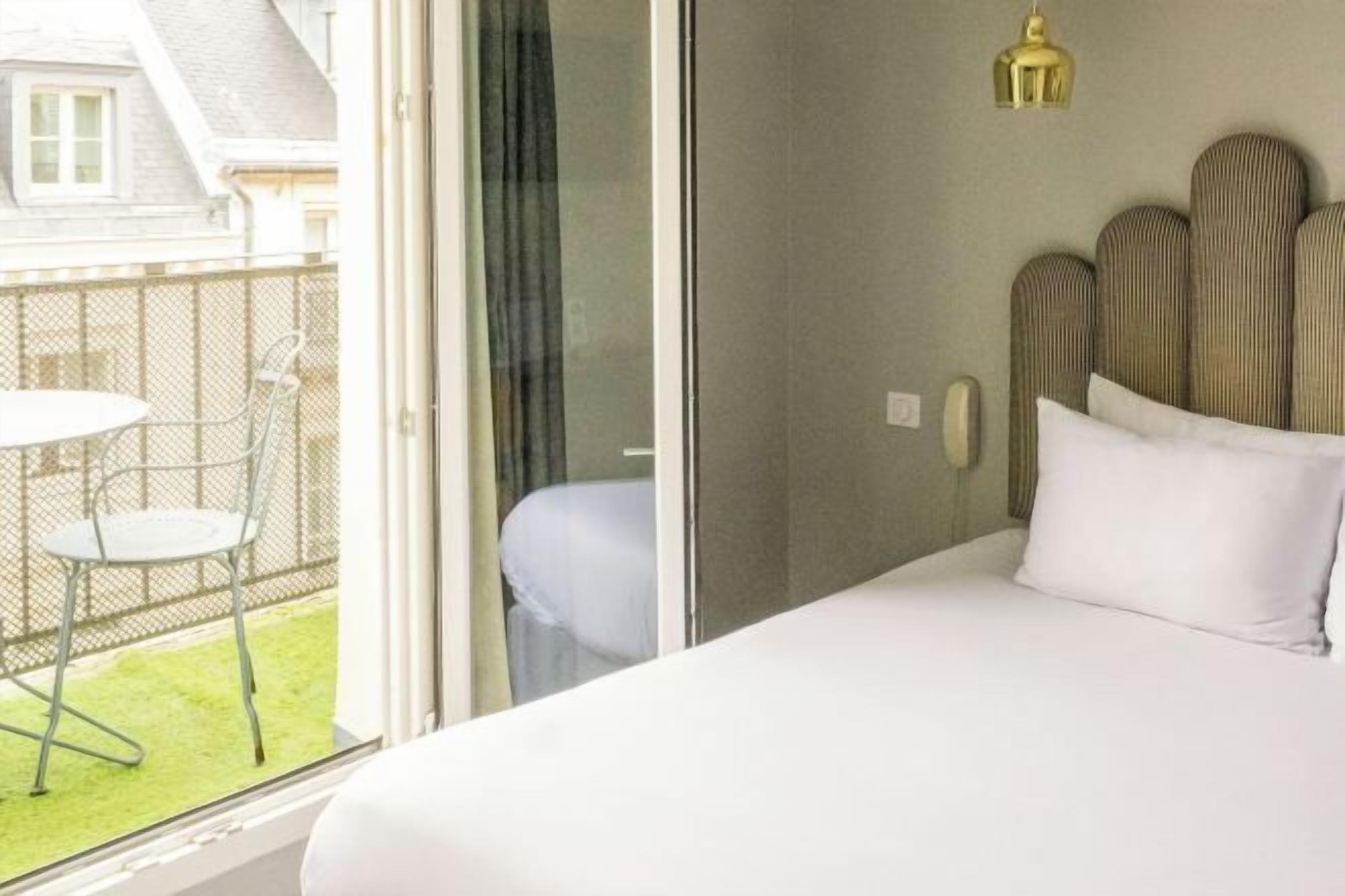 Safe på rommet, individuelt dekorert, individuelt innredet og skrivebord