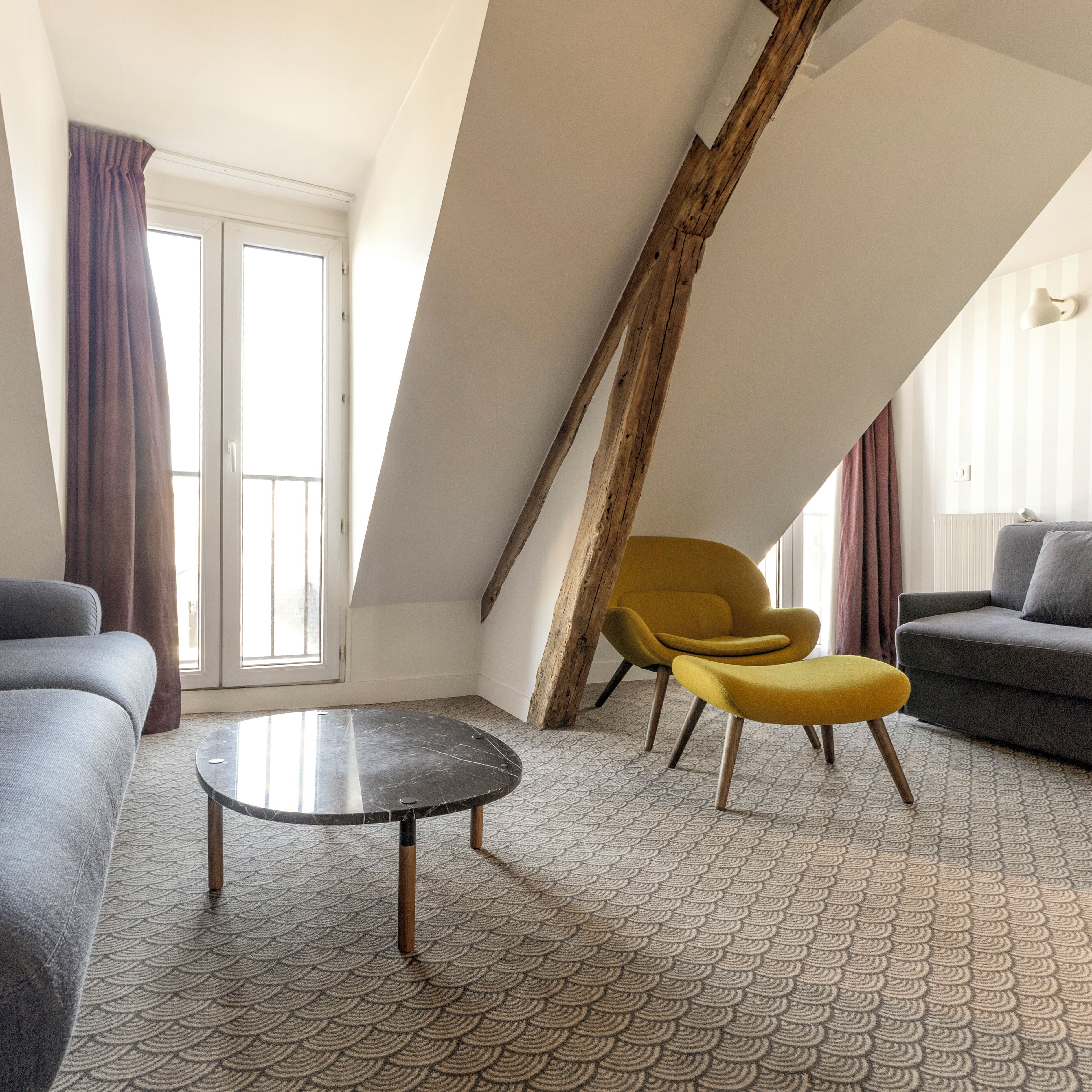 Suite Junior - Vue Sacré Coeur | In-room safe, individually decorated, individually furnished, desk