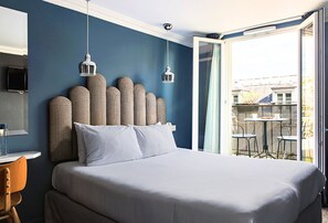 Superior Double Room, Balcony | 1 bedroom, in-room safe, individually decorated, individually furnished