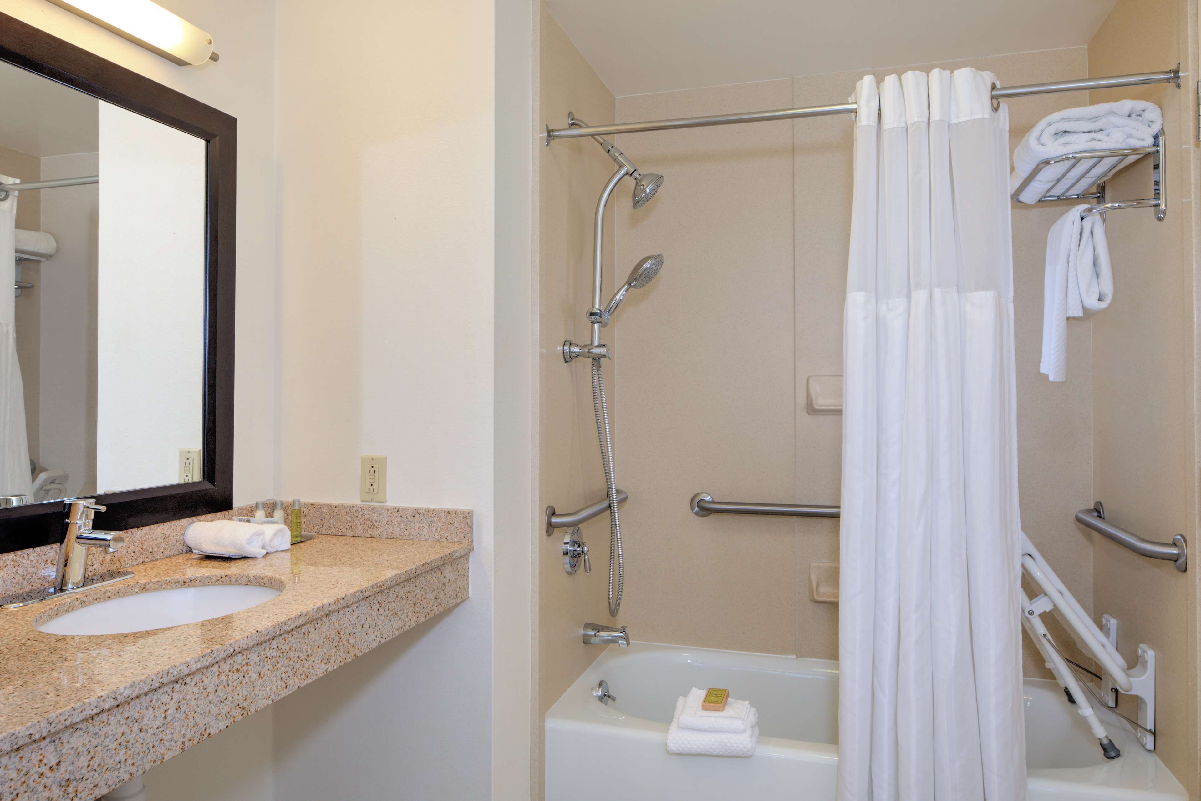 Foto - DoubleTree by Hilton Hotel & Suites Pittsburgh Downtown