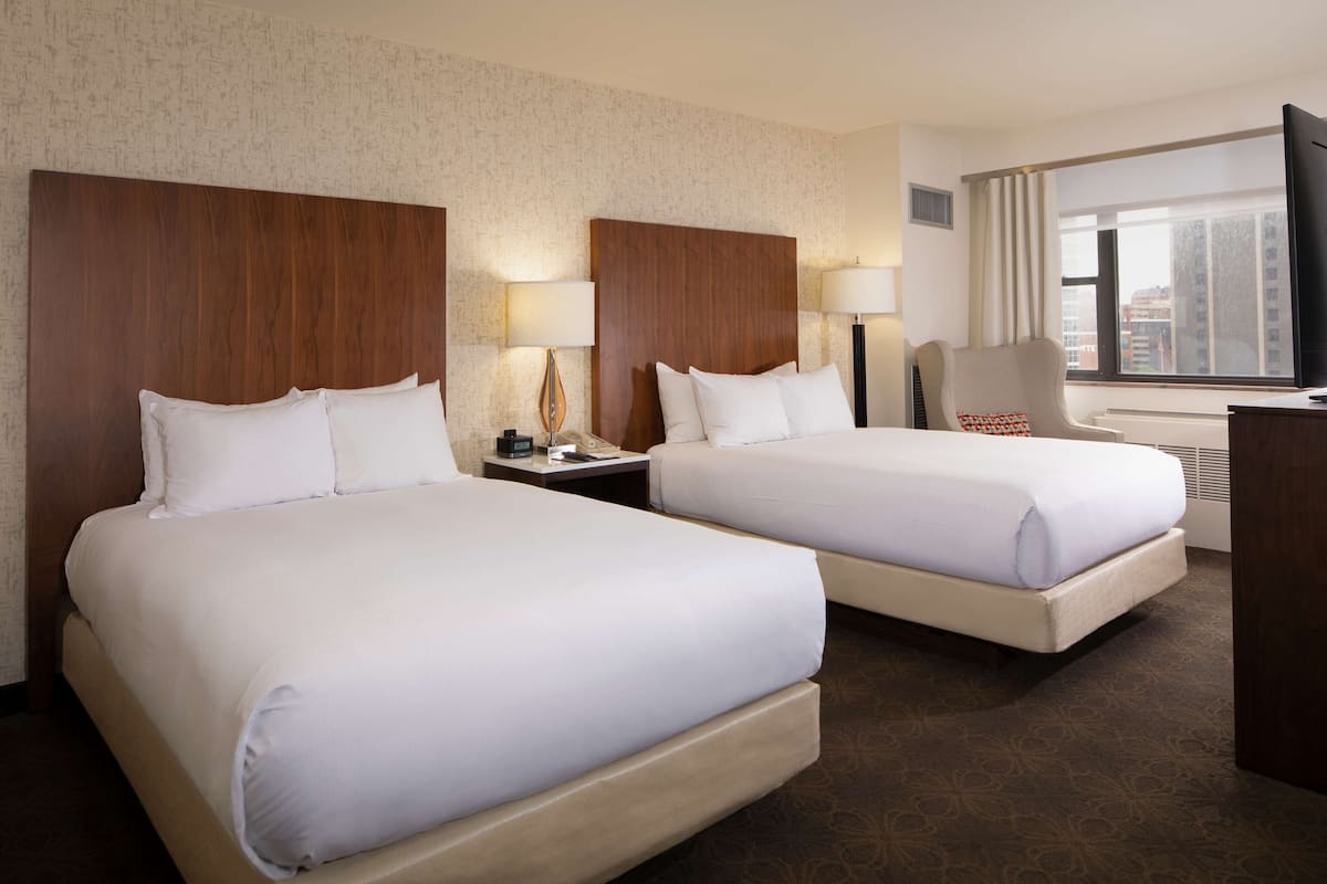 Premium bedding, in-room safe, desk, laptop workspace