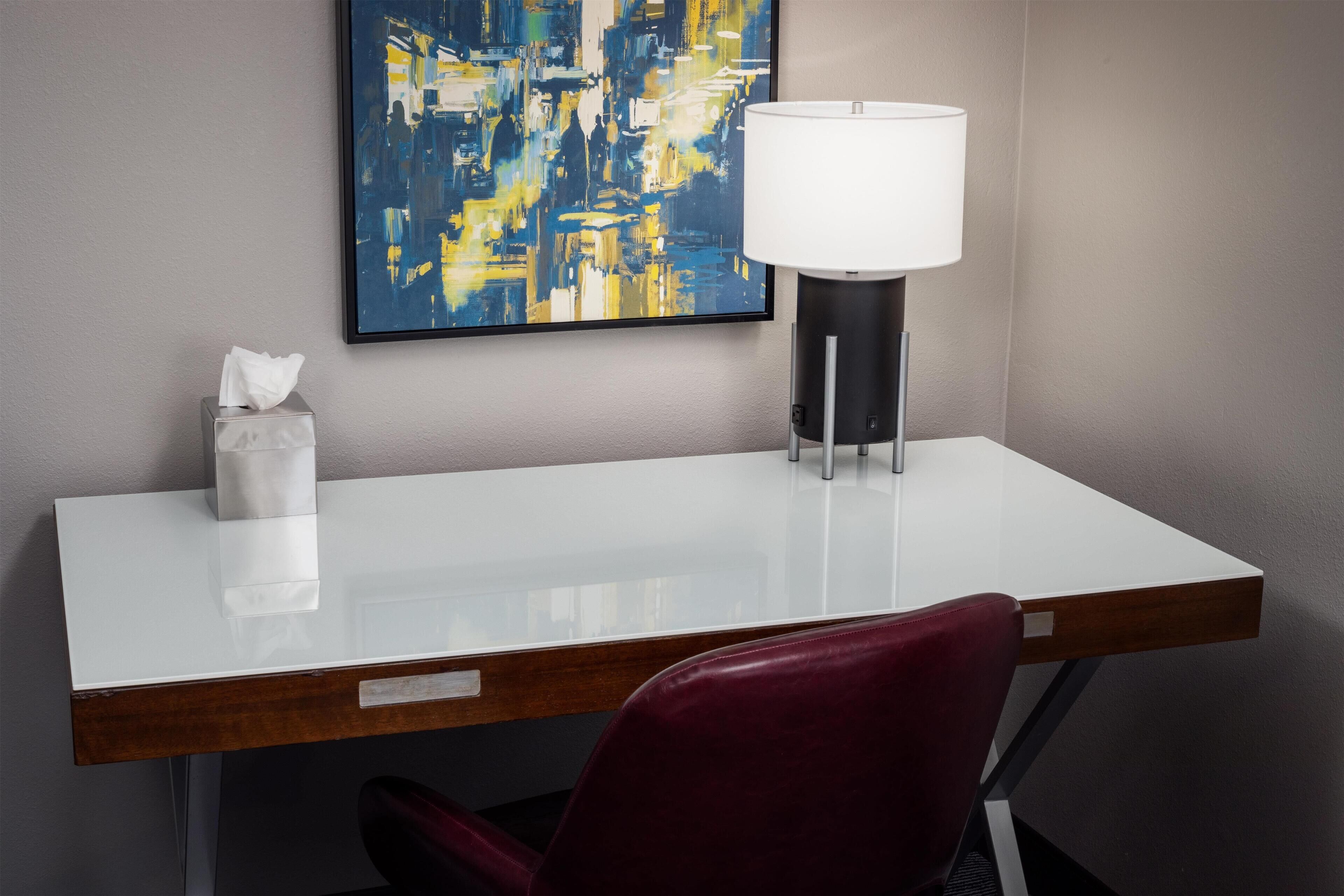 Kamer, 1 kingsize bed, toegankelijk voor mindervaliden, niet-roken | Luxe beddengoed, een kluis op de kamer, een bureau, een laptopwerkplek