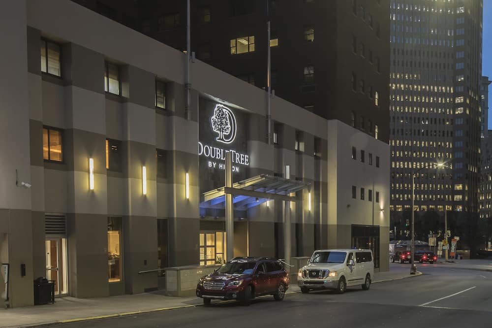 DoubleTree by Hilton Hotel & Suites Pittsburgh Downtown