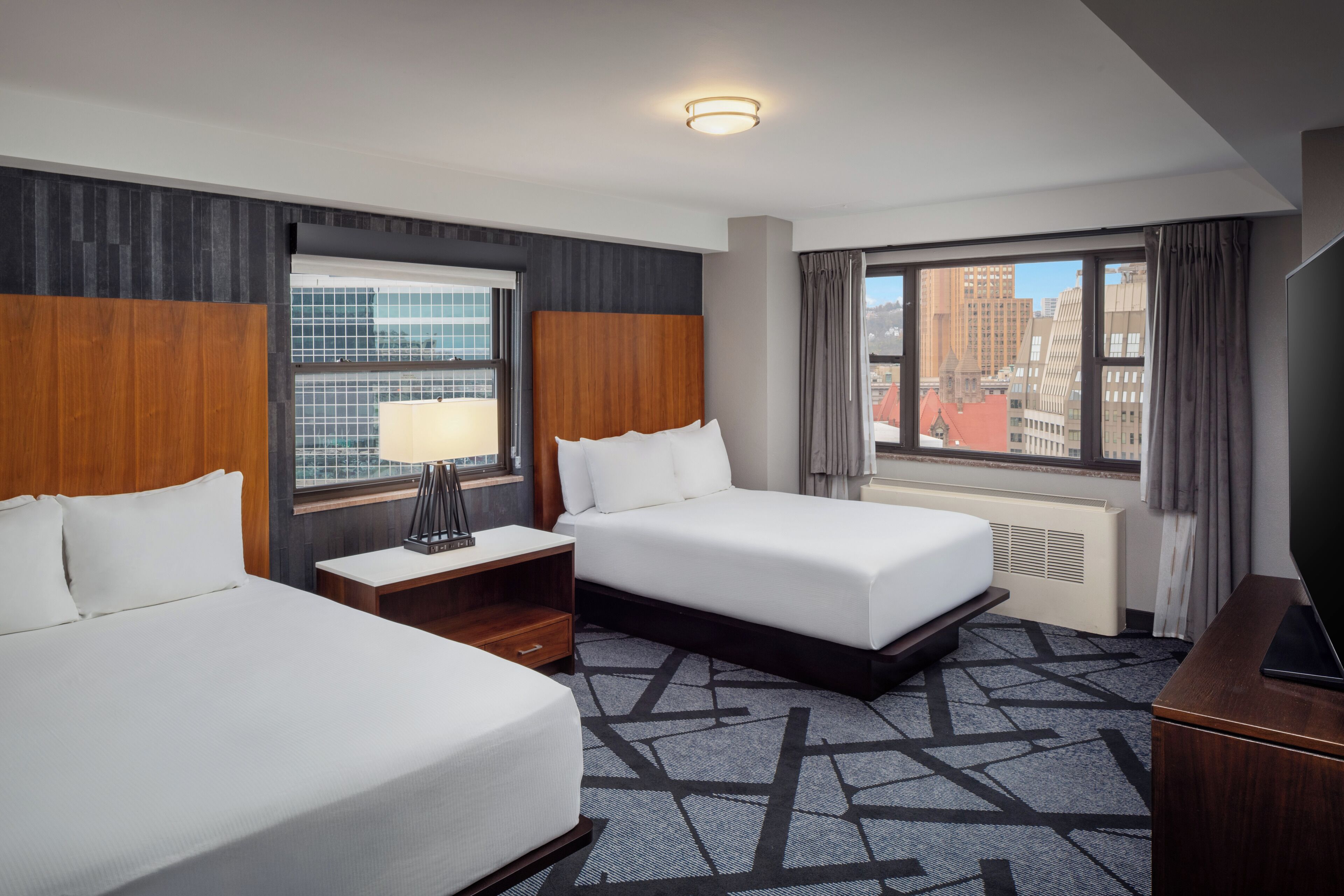 Premium bedding, in-room safe, desk, laptop workspace