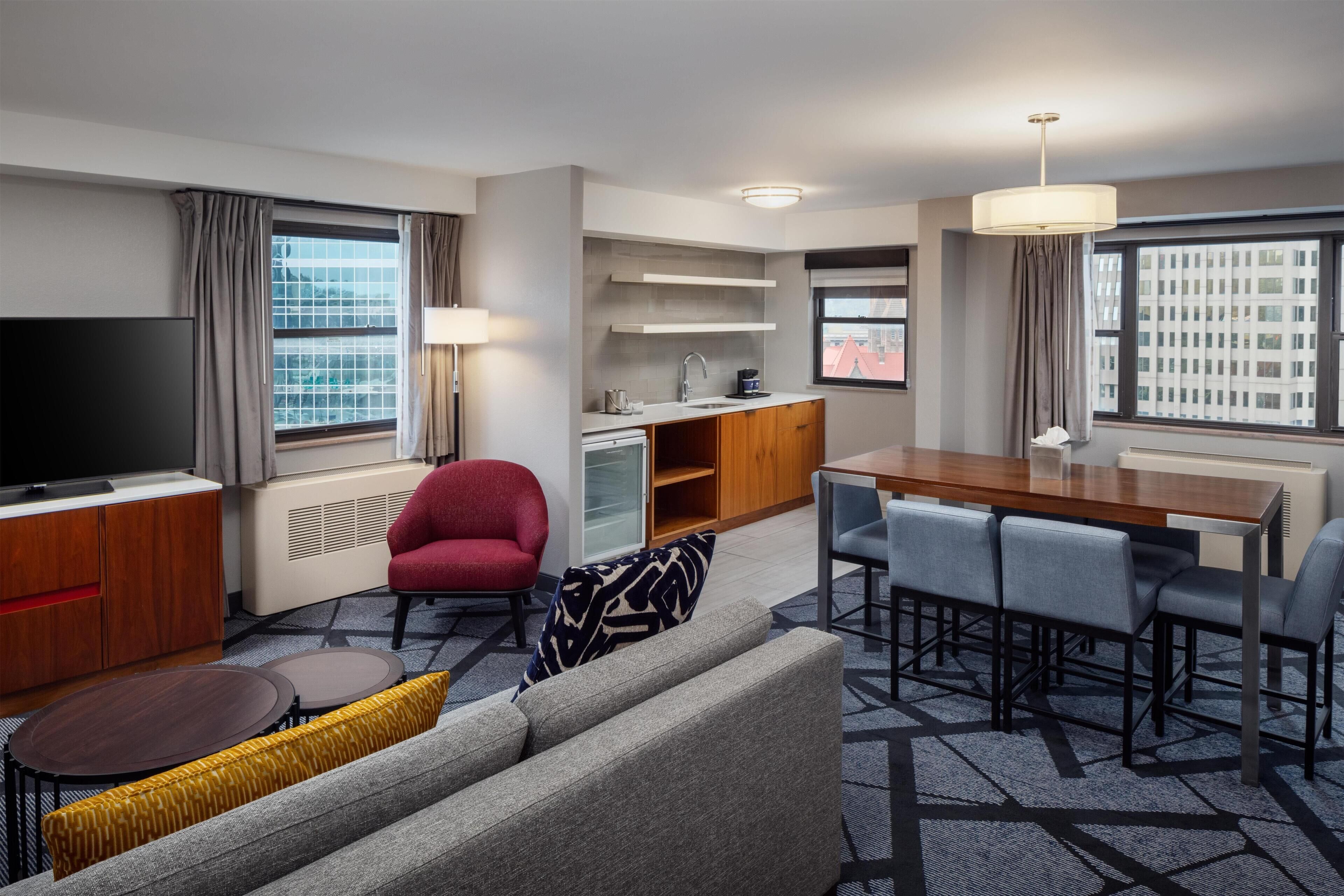 Photo - DoubleTree by Hilton Hotel & Suites Pittsburgh Downtown