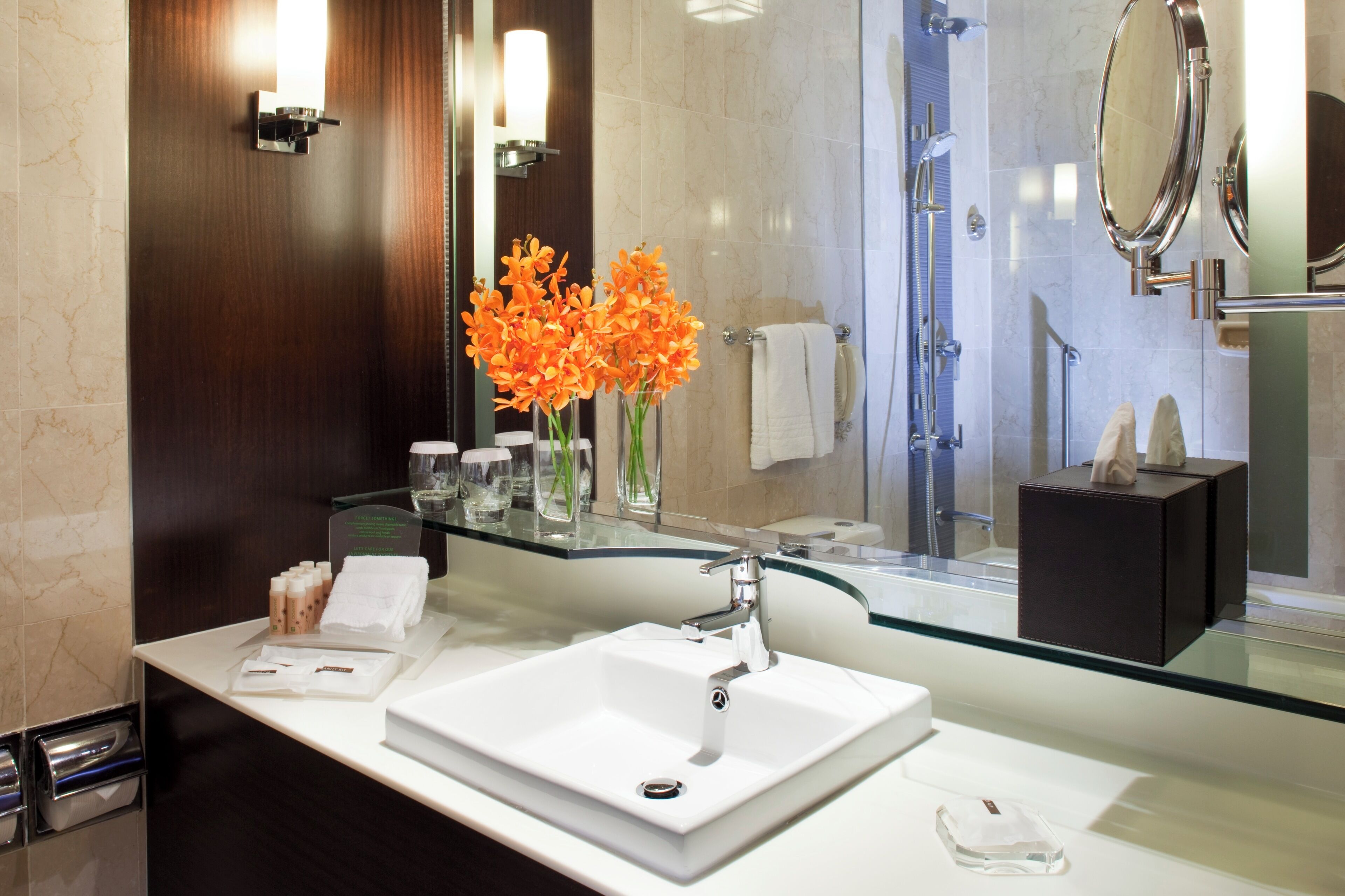 standard room | 1 bedroom, minibar, in-room safe, desk