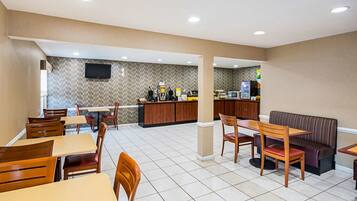 Desayuno completo incluido todos los días