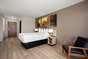 Standard Single Queen | Free cribs/infant beds, rollaway beds, free WiFi, bed sheets - Days Inn by Wyndham Spearfish (Spearfish)