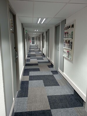 Desk, soundproofing, iron/ironing board, free WiFi - Ibis Fourmies (Fourmies)