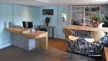 المنشأة من الخارج