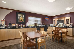 Free daily continental breakfast 