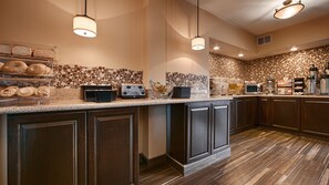Free daily continental breakfast 