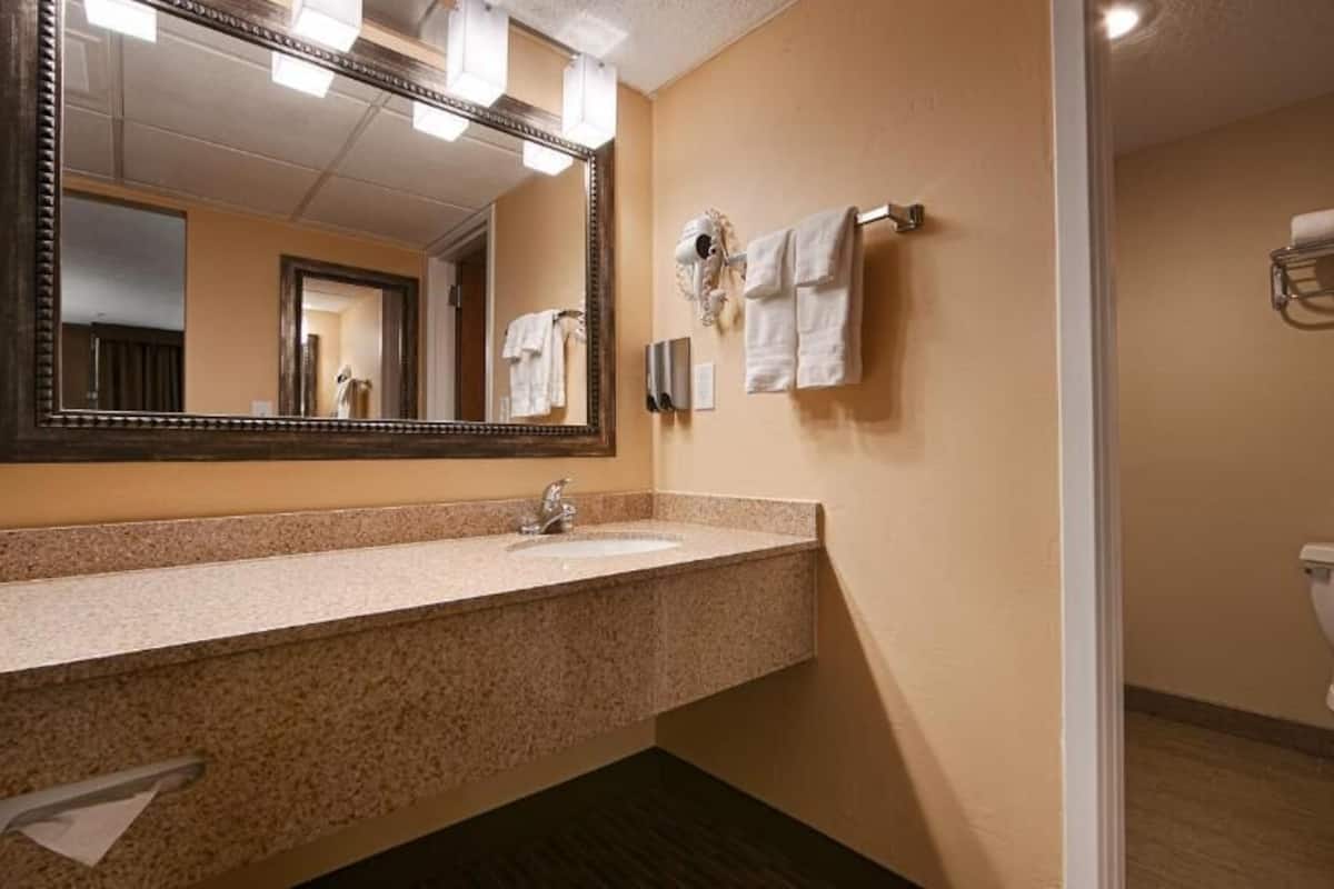 Free toiletries, hair dryer, towels