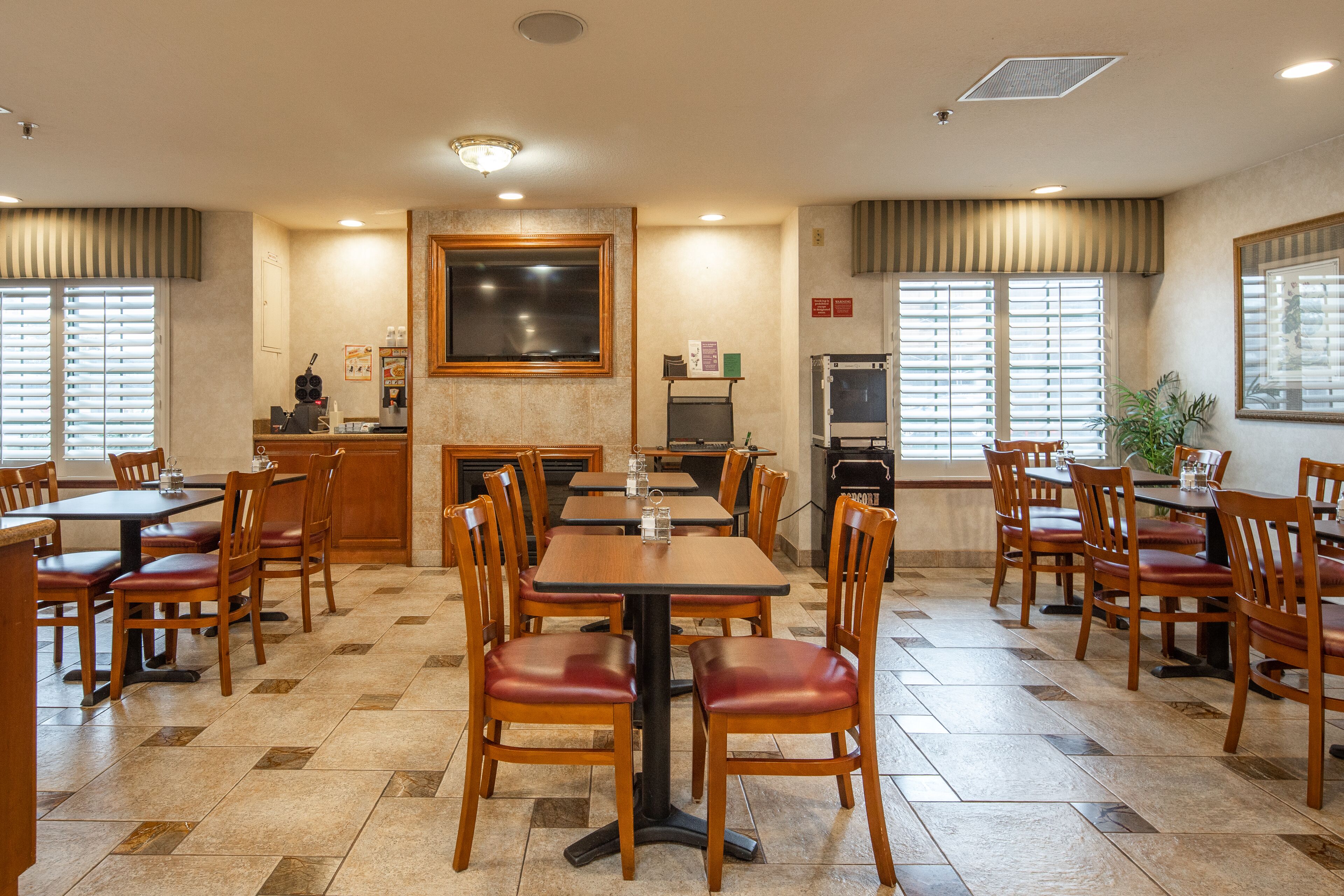 free daily continental breakfast