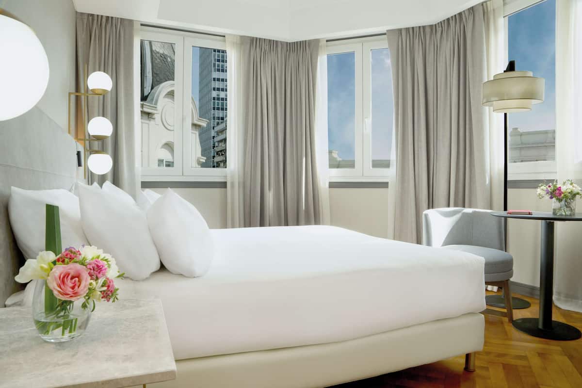 1 bedroom, premium bedding, pillow-top beds, minibar