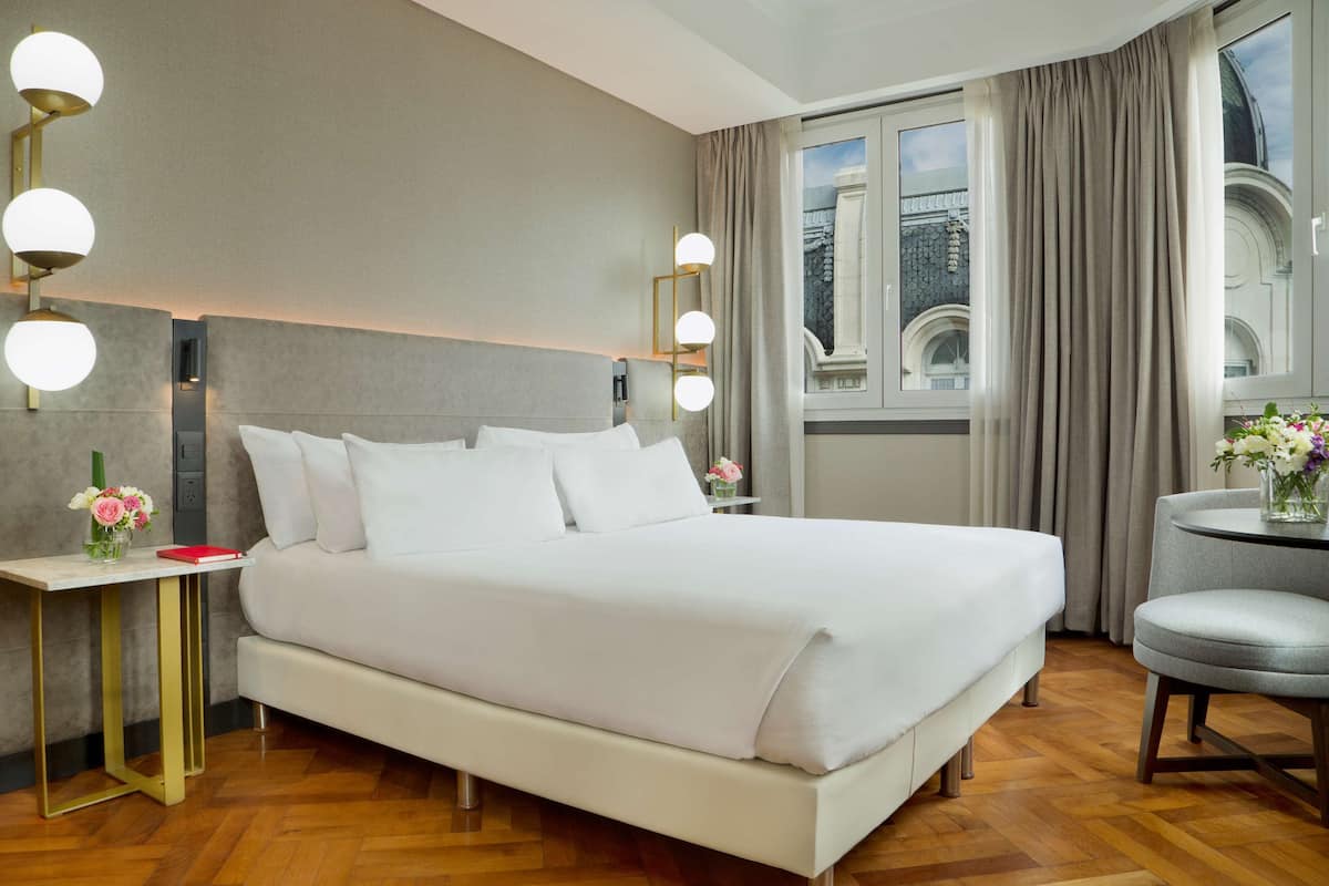 1 bedroom, premium bedding, pillow-top beds, minibar