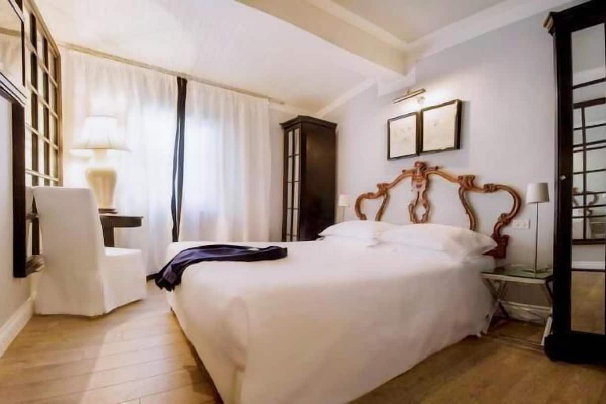 Ropa de cama de alta calidad y minibar