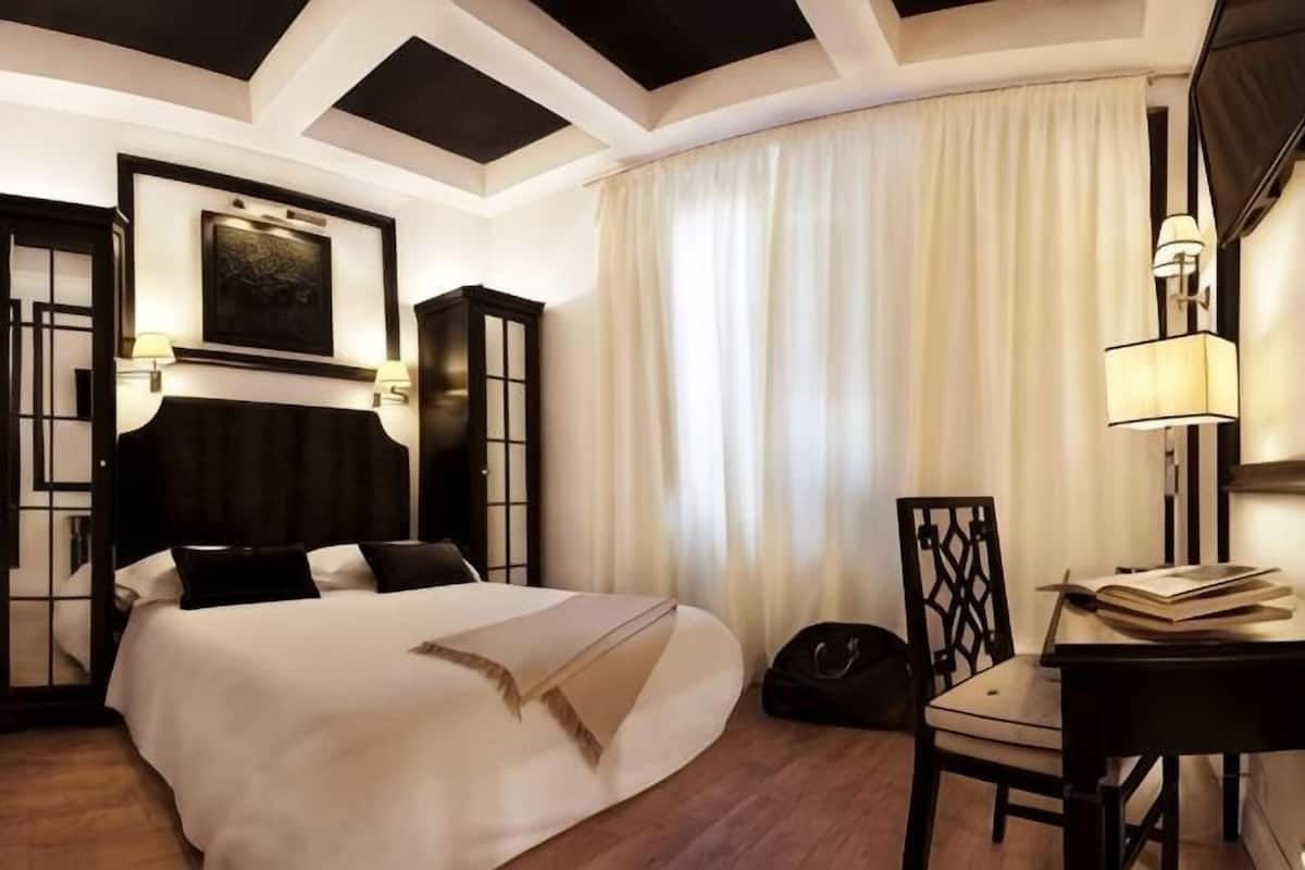 Premium bedding, minibar, in-room safe, individually decorated