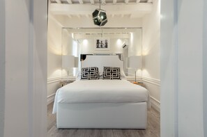 1 bedroom, premium bedding, minibar, in-room safe