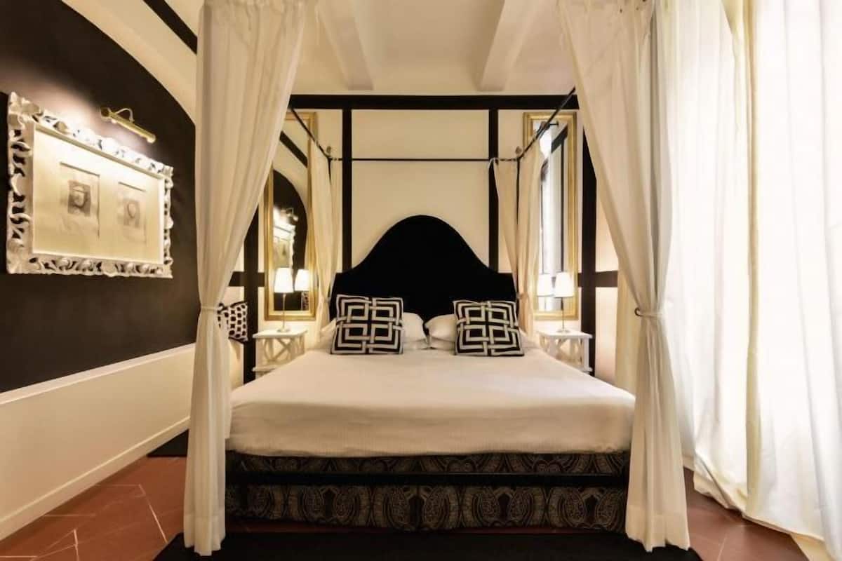 Ropa de cama de alta calidad y minibar