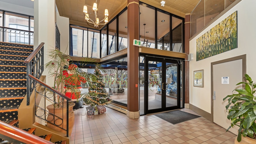 Bedford Regency Hotel