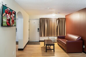 Suite, 1 cama King size, para no fumadores, hidromasaje | Escritorio, tabla de planchar con plancha y cunas gratuitas 