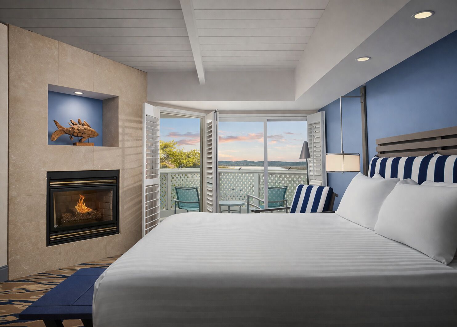 Deluxe Room, 1 King Bed, Balcony, Bay View | Premium bedding, iron/ironing board, free WiFi, bed sheets